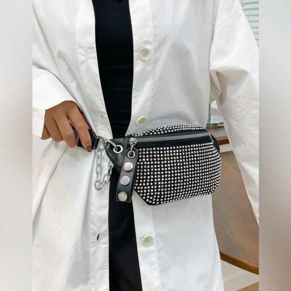 New Fanny Pack, Crossbody Bag - Picture 2 of 6